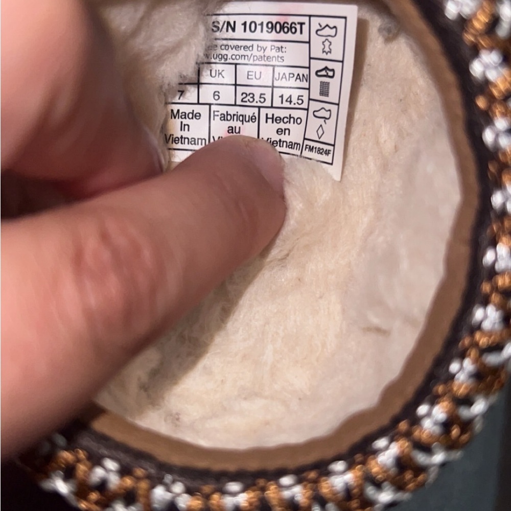 UGG Kids Tan Slippers - Picture 3 of 3
